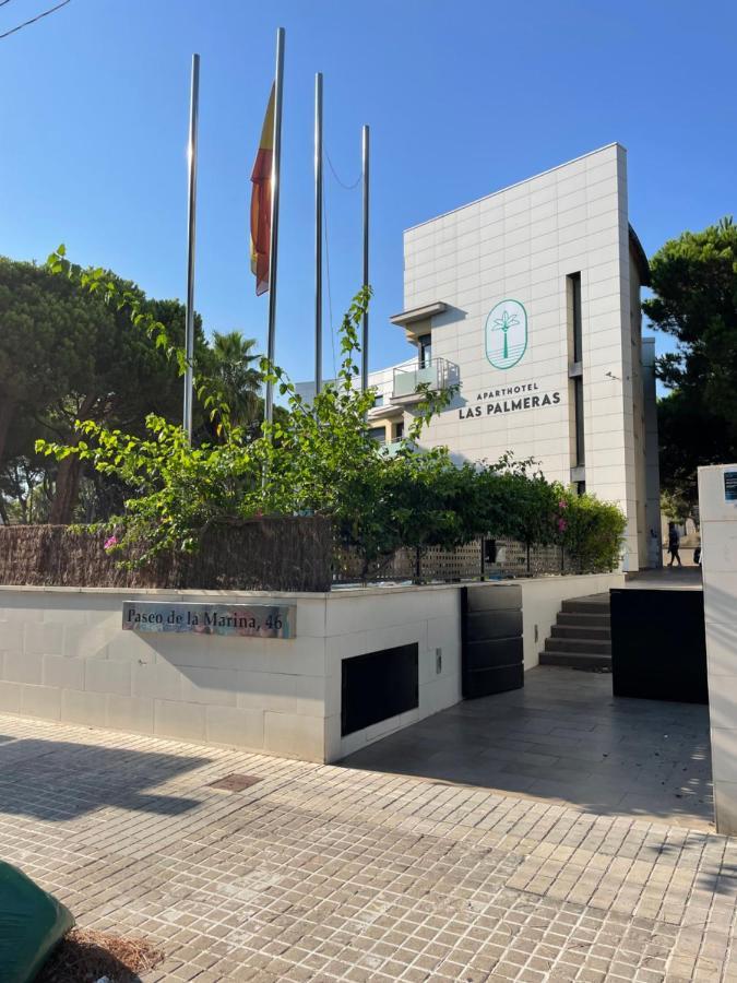 Aparthotel Las Palmeras Castelldefels Exterior photo